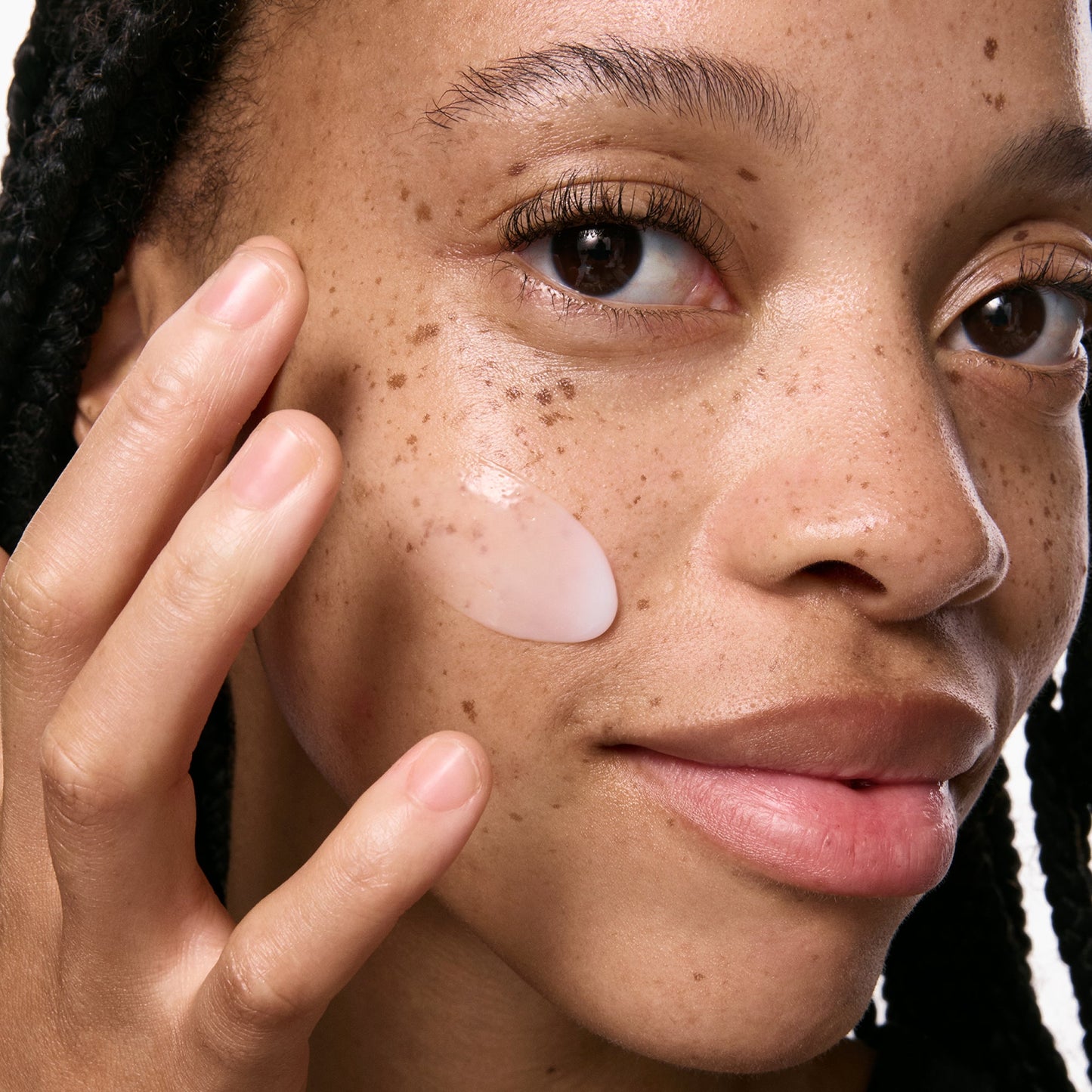 vitamin-b-c-and-e-moisturizer-f6 VitBC_E_ModelGoopMacro_2000x2000_bc64d363-139d-4699-88a9-2e0b1942763a.jpg
