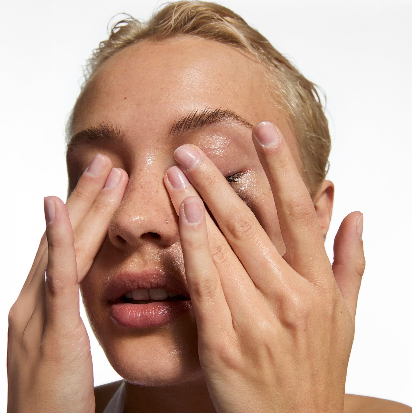 the-bestselling-intro-to-great-skin-a4 MysteryBundle_Model_2000x2000_8c068f88-8954-45a2-bafe-e122a0319042.jpg